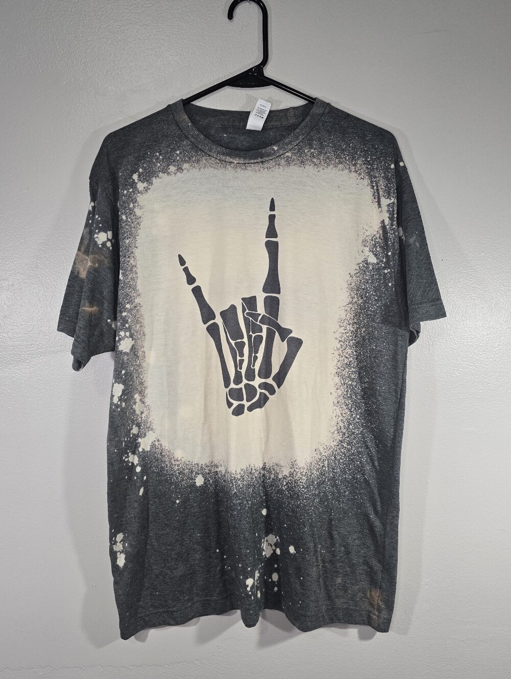NWOT Tultex Gray and Cream Skeleton "Rock On" Graphic Tee